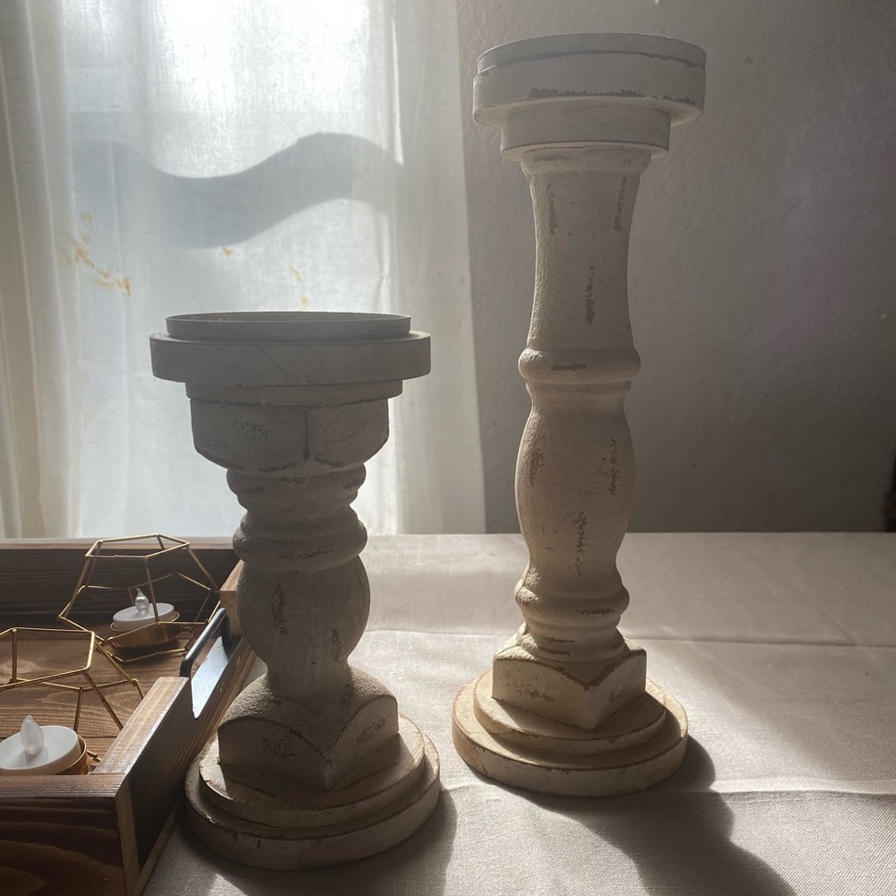 Rustic candle pillars
